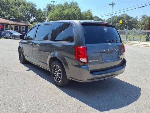 Used 2016 Dodge Grand Caravan SXT FWD image 5