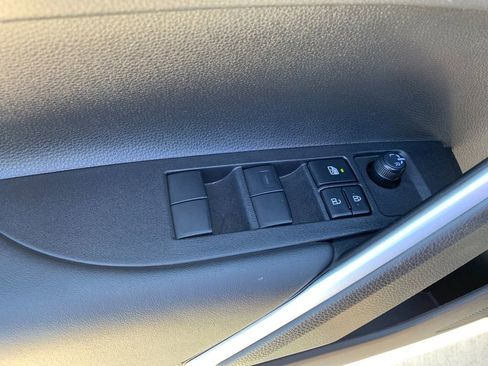 Used 2026 Toyota Corolla Cross LE FWD image 13