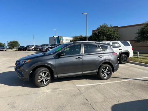Used 2016 Toyota RAV4 XLE w/ Convenience Package FWD image 6