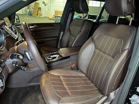 Used 2018 Mercedes-Benz GLS 450 4MATIC image 25