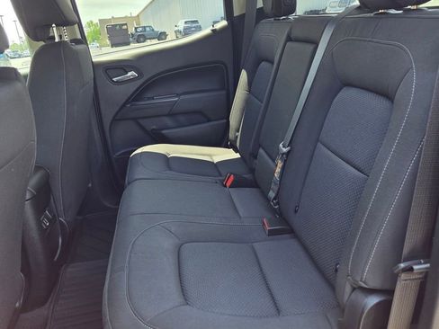 Used 2022 Chevrolet Colorado LT AWD/4WD image 11