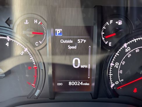 Used 2020 Toyota 4Runner SR5 Premium image 25