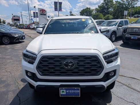 Certified 2023 Toyota Tacoma TRD Off-Road w/ Black Out Package (TMS) AWD/4WD image 11