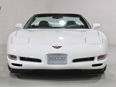Used 2004 Chevrolet Corvette Convertible w/ Preferred Equipment Group RWD image 7