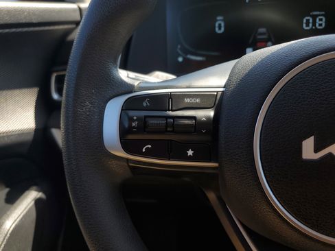 Used 2025 Kia Sportage LX FWD image 20