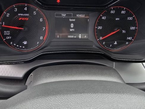 Used 2025 Chevrolet Trax RS FWD image 13