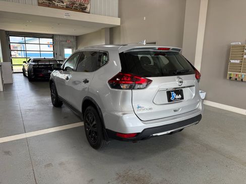 Used 2018 Nissan Rogue S AWD/4WD image 5