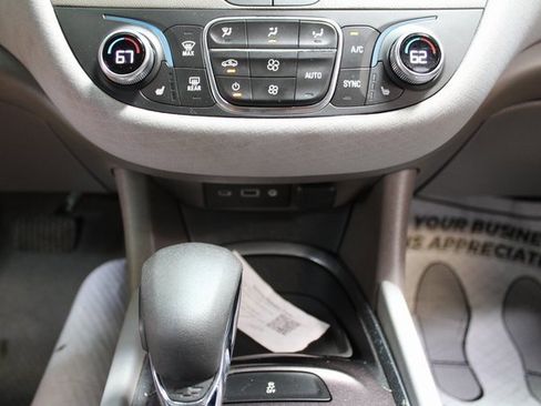 Used 2022 Chevrolet Malibu LT image 18