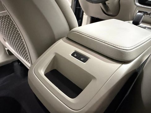 Used 2023 Volvo XC60 B5 Plus w/ Climate Package AWD/4WD image 49