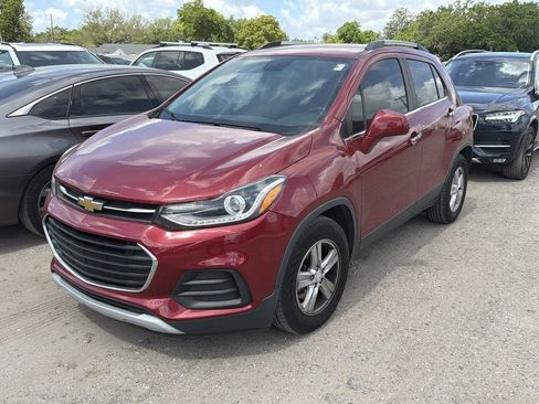 Used 2019 Chevrolet Trax LT w/ Driver Confidence Package image 3
