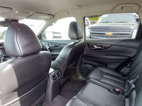 Used 2018 Nissan Rogue SL image 11