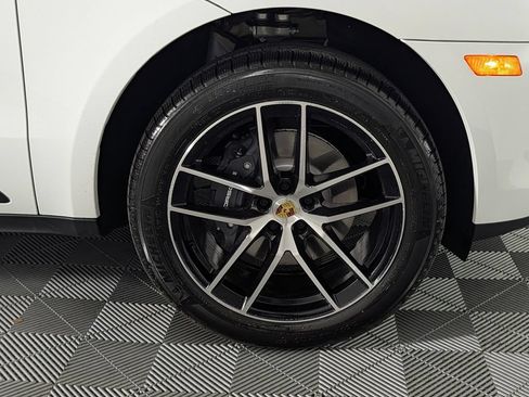 New 2026 Porsche Macan AWD/4WD image 14