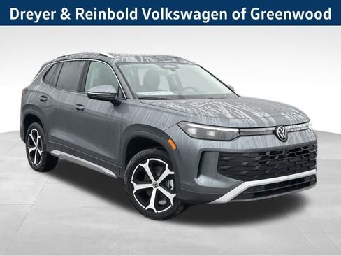 New 2026 Volkswagen Tiguan SE image 1