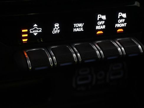 Used 2022 RAM 1500 Limited w/ Body Color Bumper Group AWD/4WD image 32