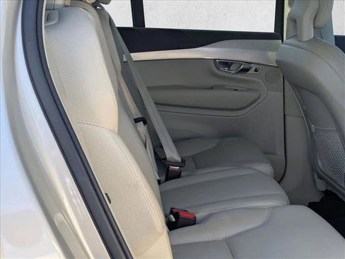 Used 2018 Volvo XC90 T6 Momentum w/ Convenience Package image 19