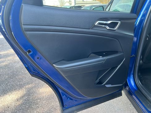 Used 2023 Kia Sportage EX image 25