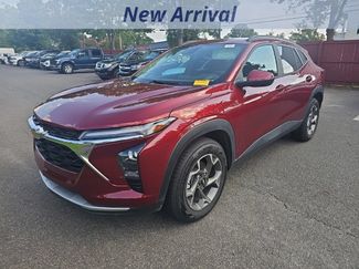 Used 2025 Chevrolet Trax LT FWD video 1