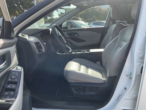 Used 2023 Nissan Rogue SV w/ SV Premium B Package AWD/4WD image 8