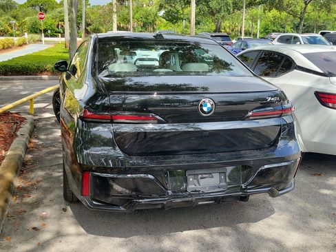 Used 2025 BMW 740i RWD image 6