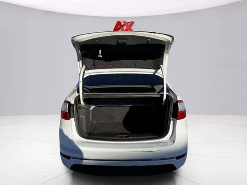 Used 2014 Ford Fiesta Titanium image 46