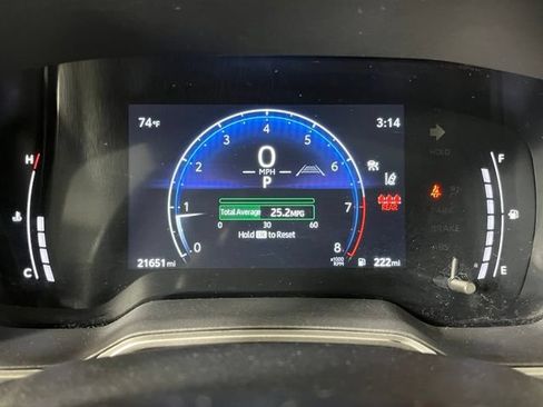Used 2024 Toyota Corolla Cross XLE w/ Convenience Package AWD/4WD image 23