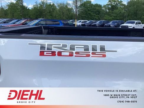 Used 2025 Chevrolet Silverado 1500 LT Trail Boss AWD/4WD image 11