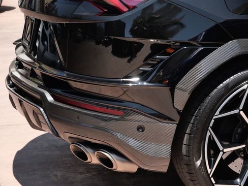 Used 2023 Lamborghini Urus Performante AWD/4WD image 12