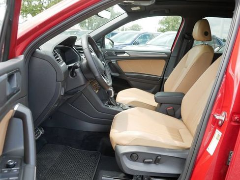 Certified 2024 Volkswagen Tiguan SE R-Line AWD/4WD image 13