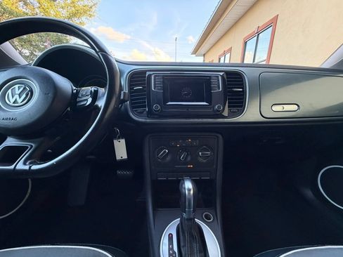 Used 2016 Volkswagen Beetle 1.8T Denim FWD image 30