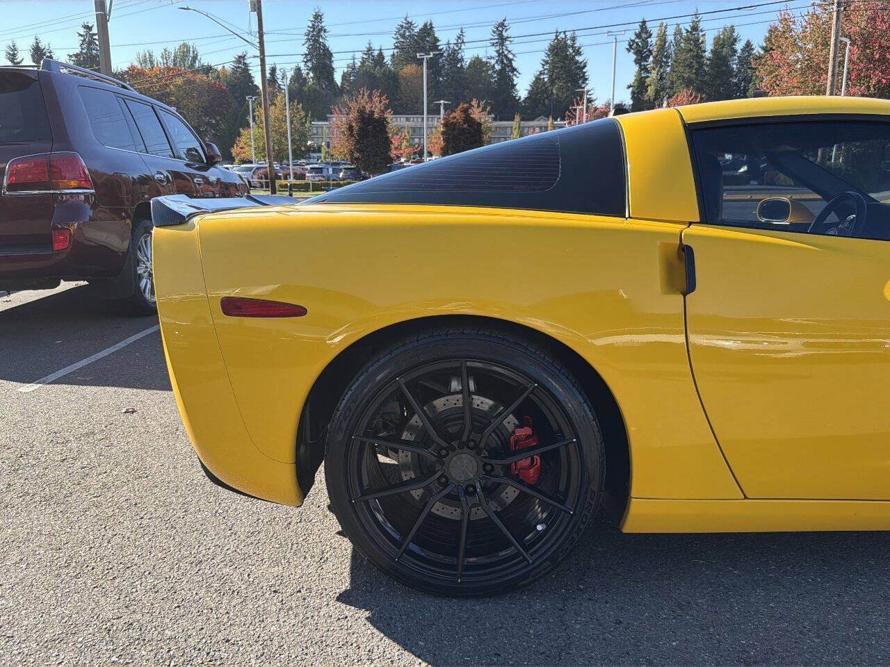 Used 2005 Chevrolet Corvette Coupe w/ Preferred Equipment Group RWD image 9