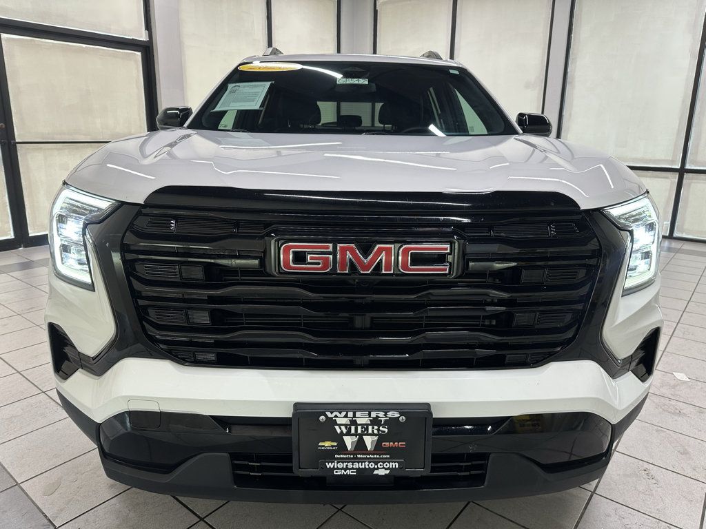 Used 2026 GMC Terrain Elevation w/ Elevation Premium Package FWD image 13