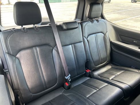 Used 2023 Jeep Wagoneer Series III w/ Preferred Equipment Group image 29