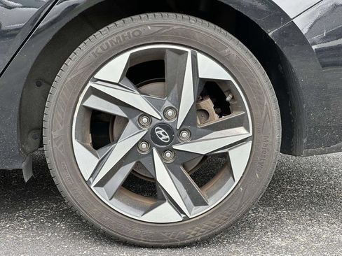 Used 2021 Hyundai Elantra SEL w/ Convenience + Premium Package FWD image 8