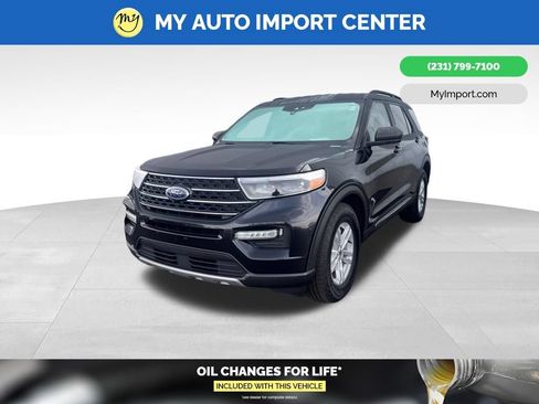 Used 2021 Ford Explorer XLT w/ Equipment Group 202A AWD/4WD image 3