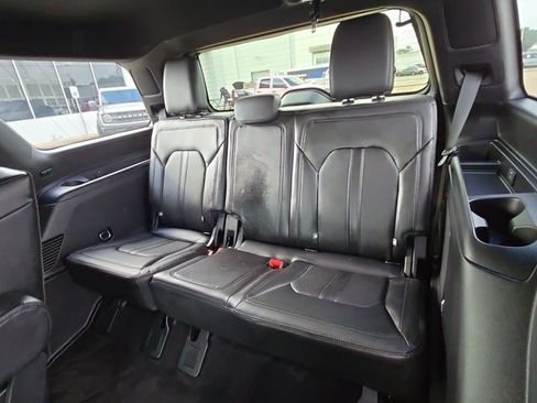 Used 2018 Ford Expedition Limited w/ Equipment Group 302A RWD image 18