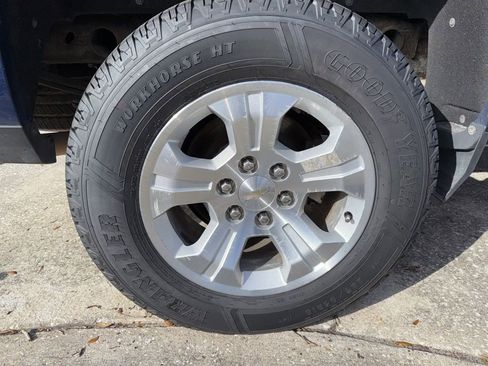 Used 2018 Chevrolet Silverado 1500 LT w/ All Star Edition image 41