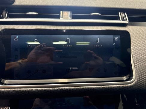 Used 2022 Land Rover Range Rover Velar S AWD/4WD image 32