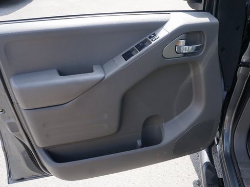 Used 2020 Nissan Frontier SV w/ SV Utility Package image 14