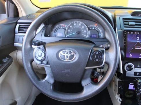 Used 2014 Toyota Camry LE image 13