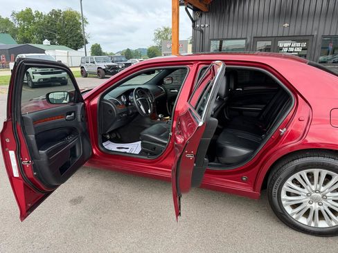 Used 2013 Chrysler 300 AWD w/ Driver Convenience Group image 7