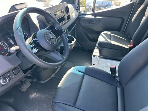 New 2025 Mercedes-Benz Sprinter 2500 image 10