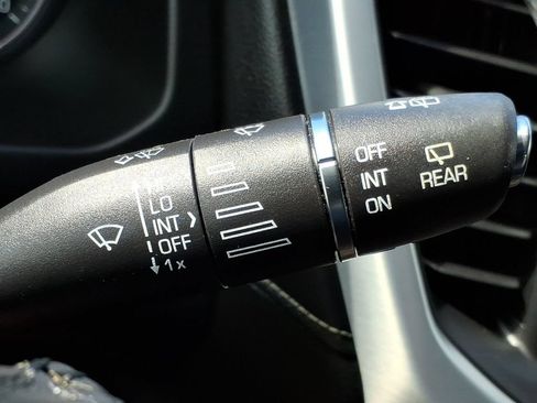 Used 2017 GMC Acadia SLE AWD/4WD image 29