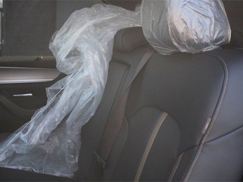 Certified 2025 MAZDA CX-70 Plug-In Hybrid w/ Premium Plus image 32