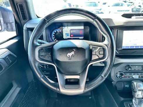 Used 2022 Ford Bronco Black Diamond w/ Sasquatch Package AWD/4WD image 15