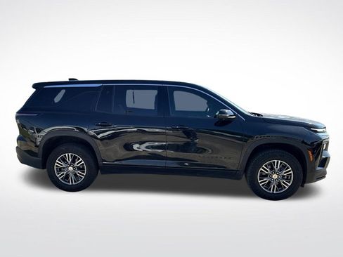 Used 2024 Chevrolet Traverse LS FWD image 6