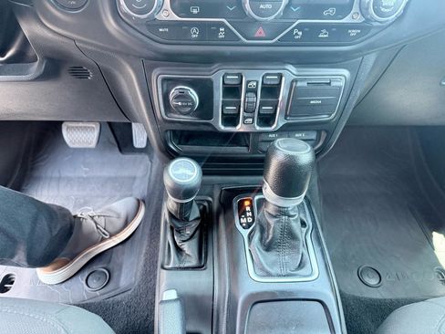 Used 2023 Jeep Wrangler Unlimited Sport w/ Sun And Sound Package AWD/4WD image 13