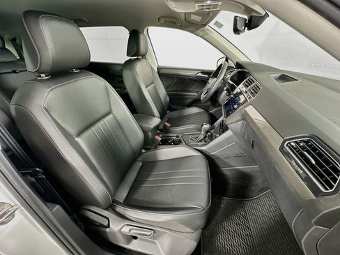 Used 2022 Volkswagen Tiguan SE FWD image 26