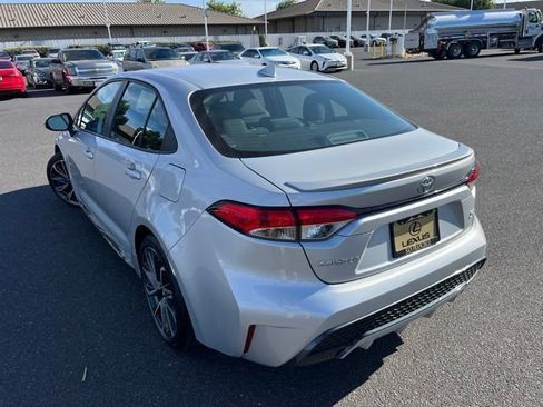 Used 2020 Toyota Corolla SE w/ SE Premium Package FWD image 5