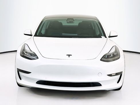 Used 2022 Tesla Model 3 Performance image 2