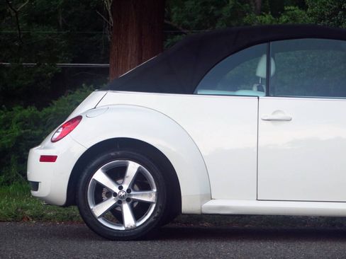 Used 2007 Volkswagen Beetle Triple White Edition FWD image 26